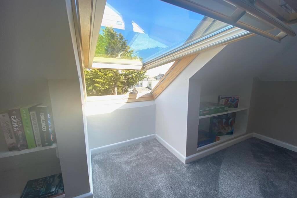 Spacious 2 Bed Apt Sleeps 4 Near Bournemouth Beach エクステリア 写真